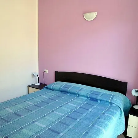 Apartment Sleeps 4 Pool Wifi T801705 *