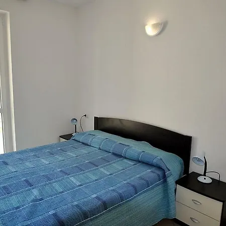 Apartment Sleeps 4 Pool Wifi T801705